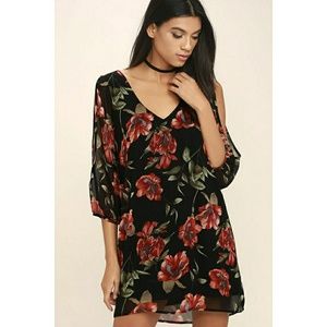 NWT Lulu's Floral Long Sleeve Shift Dress